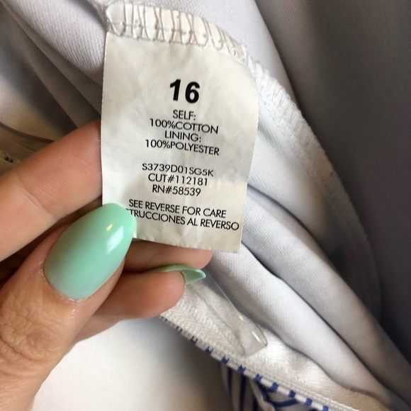 Girls striped dress with floral details - Picture 4 of 4